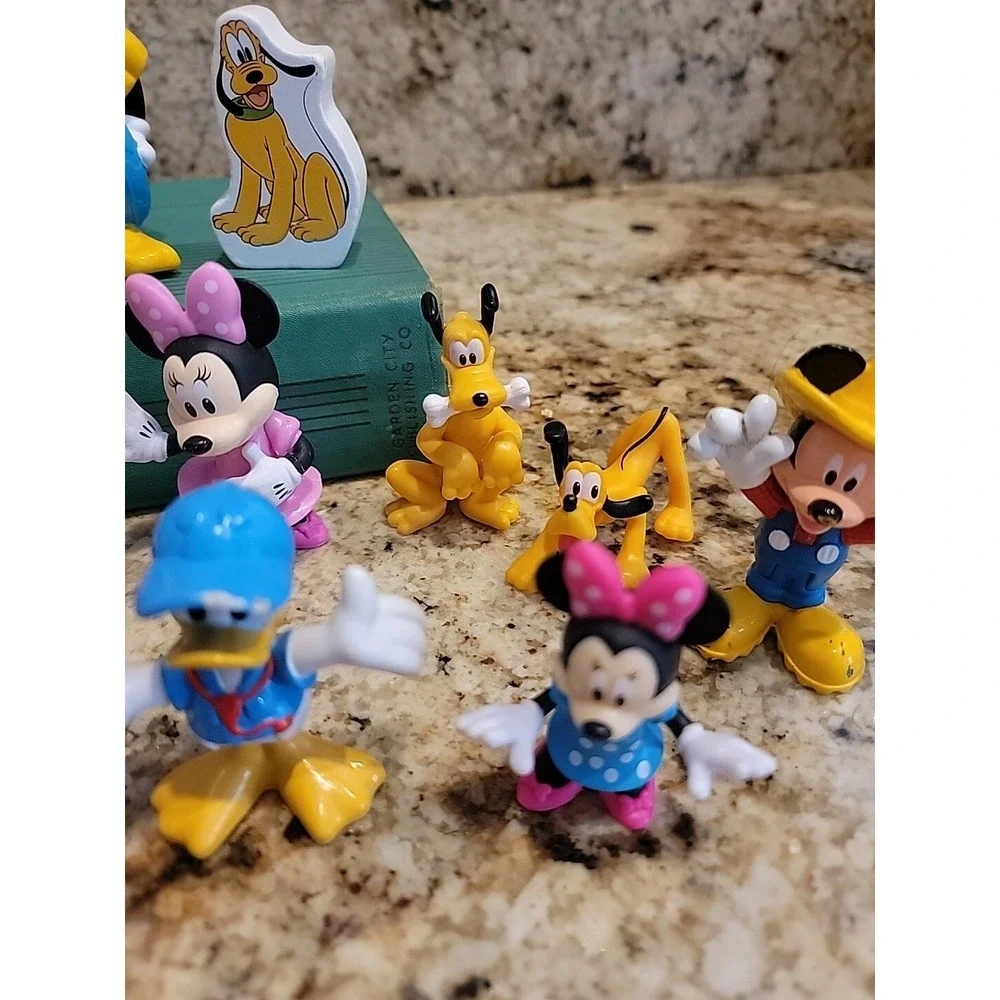 Mickey Mouse and Friends Toys Set Figures Lot Cake Topper Figurines Lot Of 17